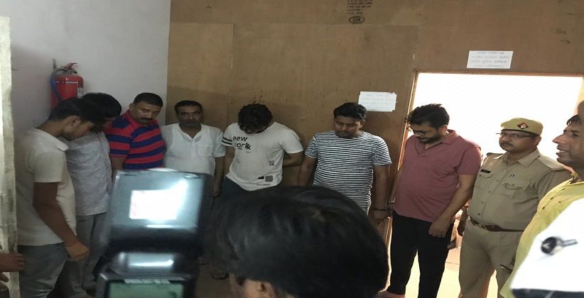 Gang Of Seven Thieves Accused Of Stealing Luxury Cars In Delhi-NCR Arrested In Ghaziabad.